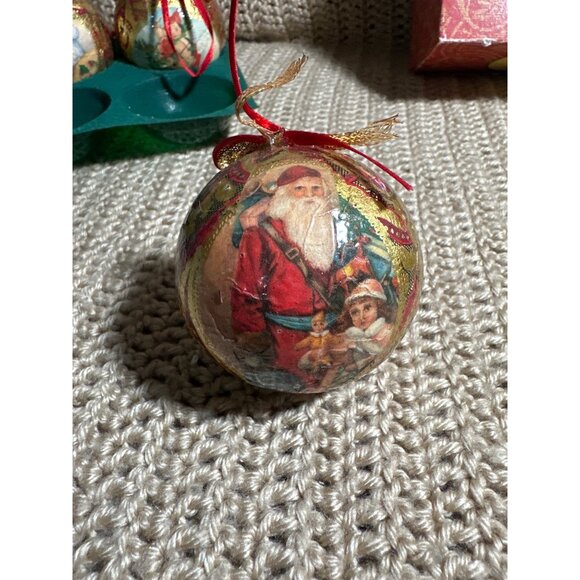 Vintage Heirloom Decoupage Santa Christmas Ornaments Set With Box - Picture 4 of 9